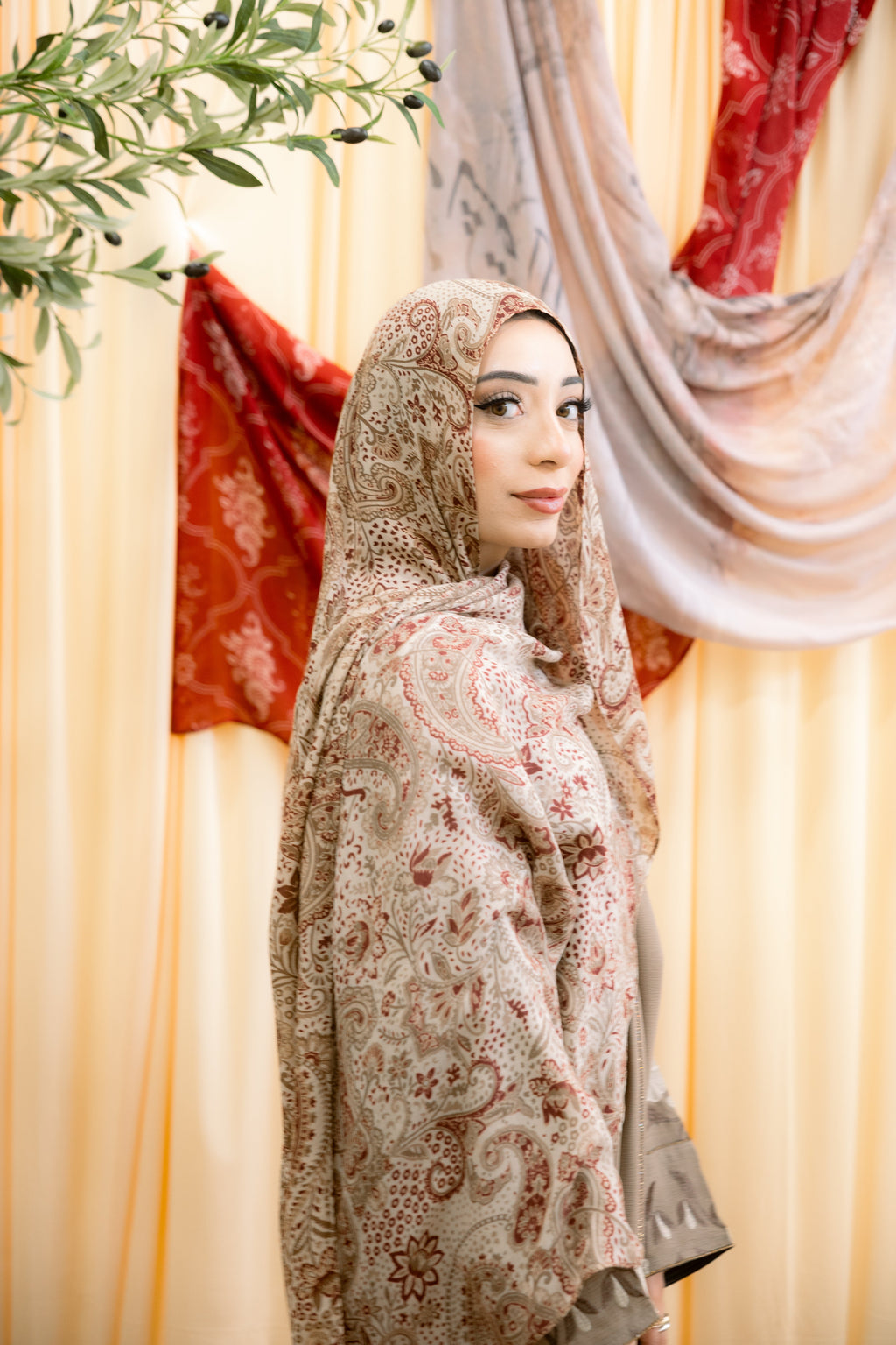Sand paisley