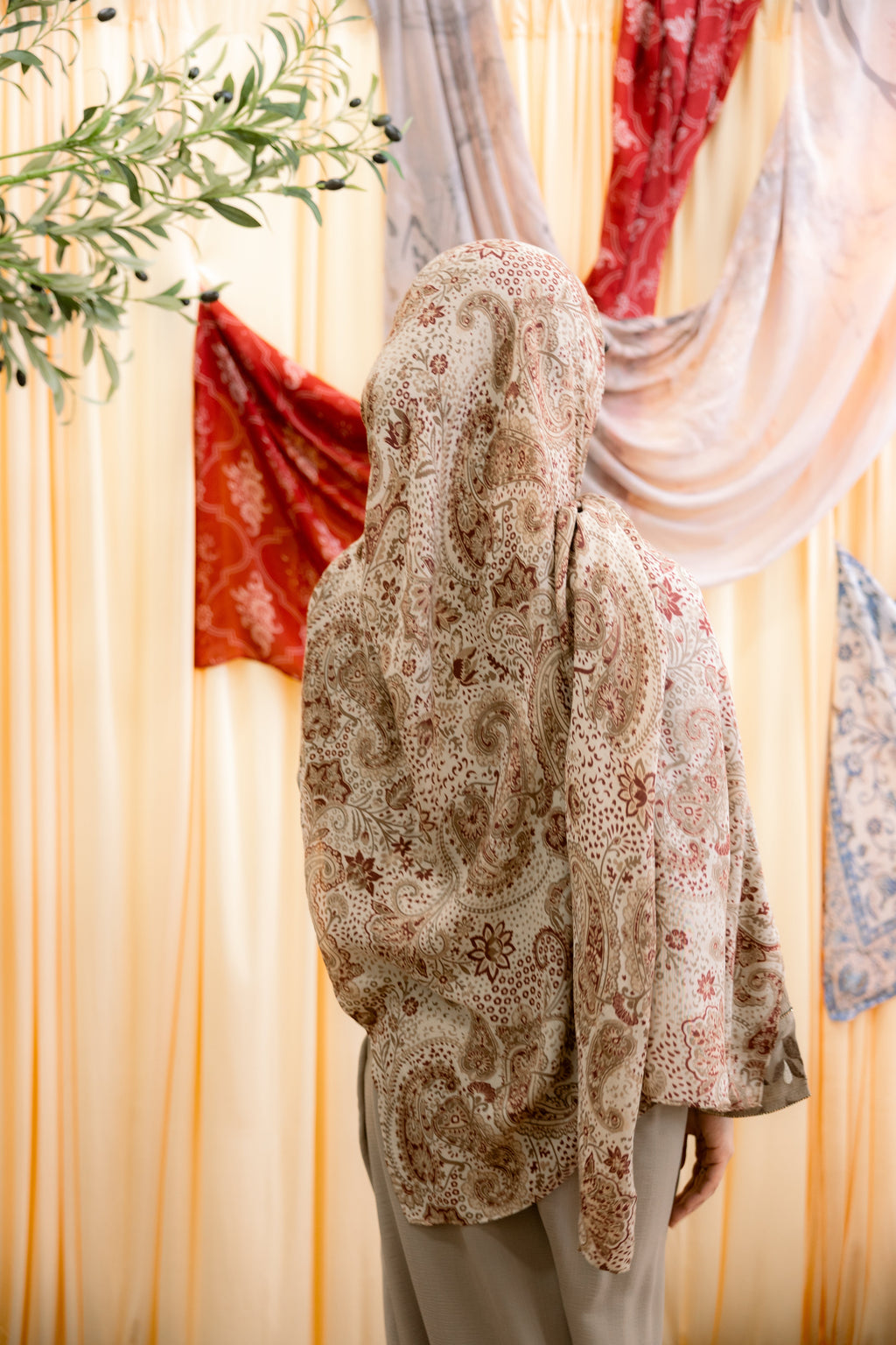Sand paisley